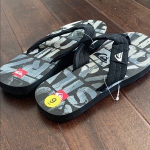 Men’s quicksilver flip flops